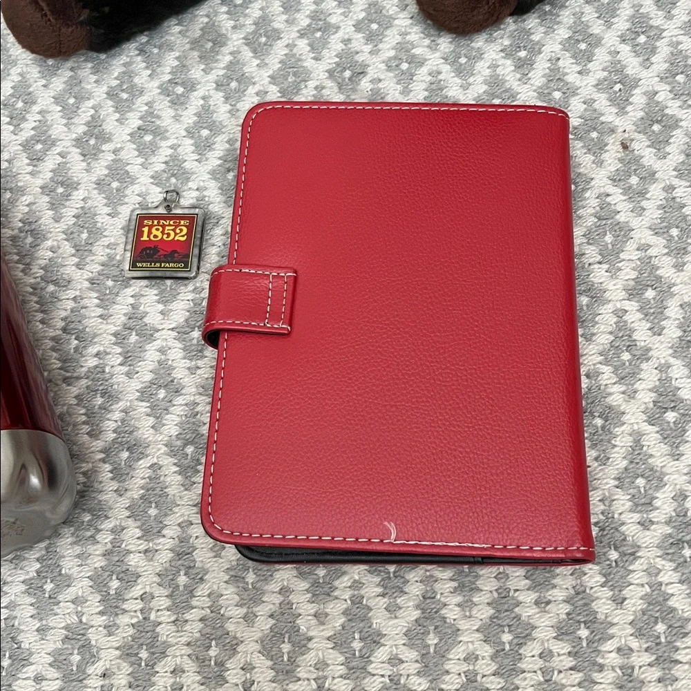 Wells Fargo Pony Water Bottle Folio Keychain